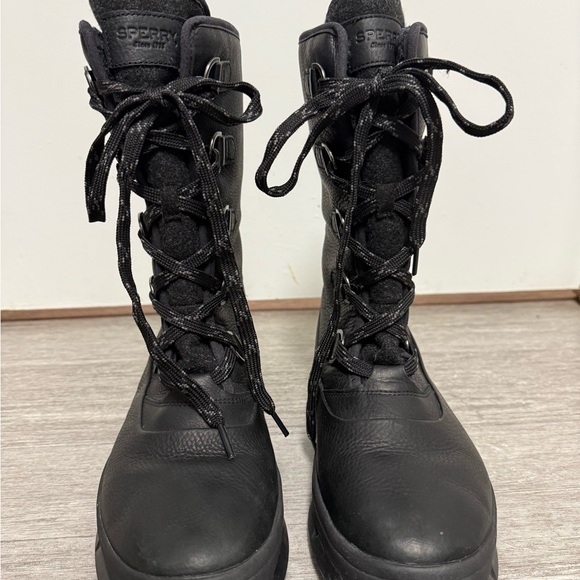 Sperry Shoes - Sperry Women's Lace Up Black Boots w/ fuzzy insides